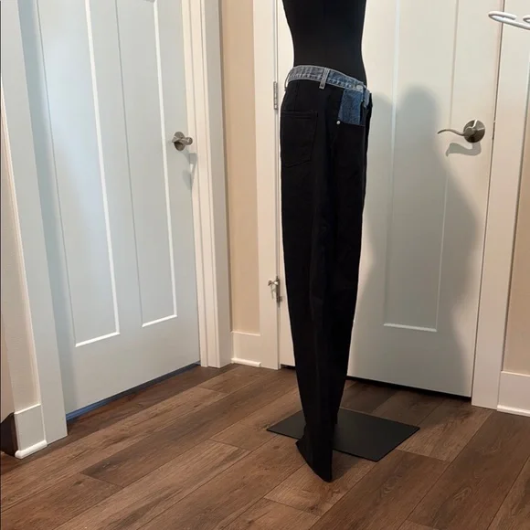 Chic Black Pants with Denim Accents - Picture 5 of 7